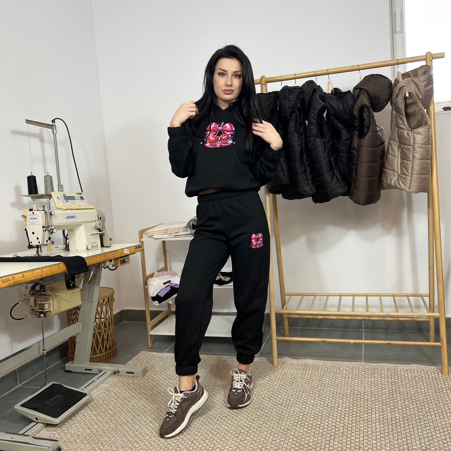 Ватиран комплект SWEET CHERRY от две части с качулка - черен