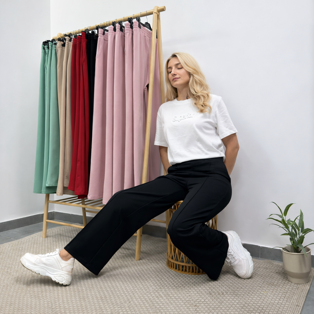 Спортно елегантен панталон Камелия с широк крачол черен