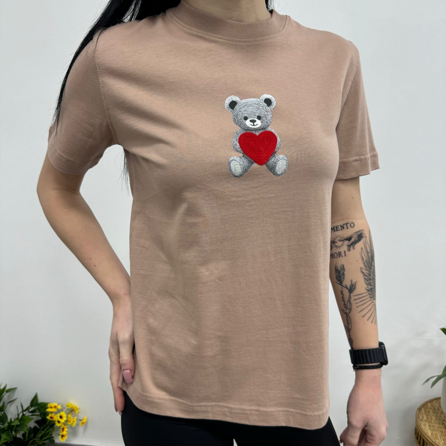 Дамска спортна тениска с меченце – 100% памук, комфорт и свежа визия светло кафява