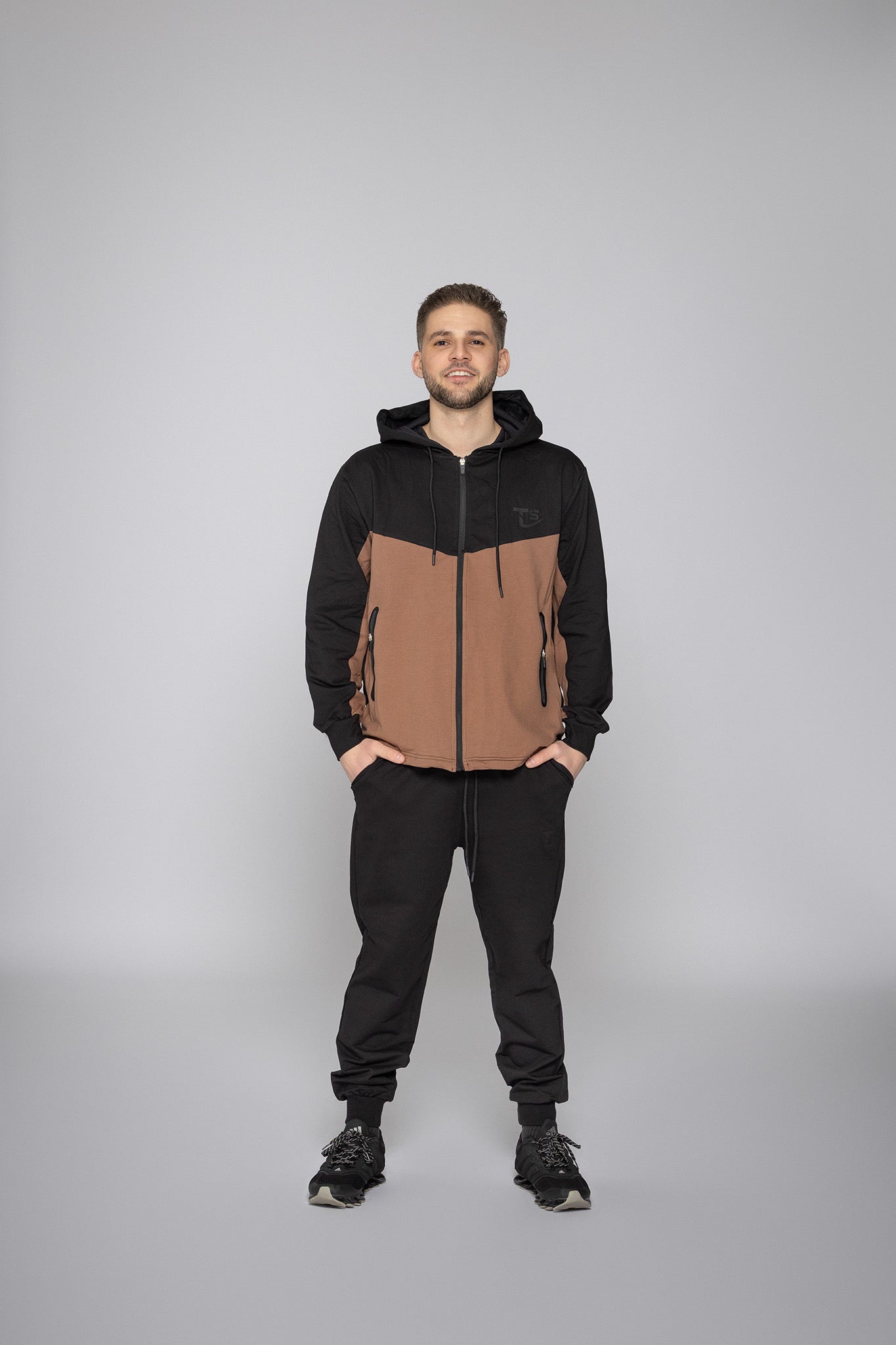 Мъжки спортен екип Ивайло TSB11B кафяв Fit