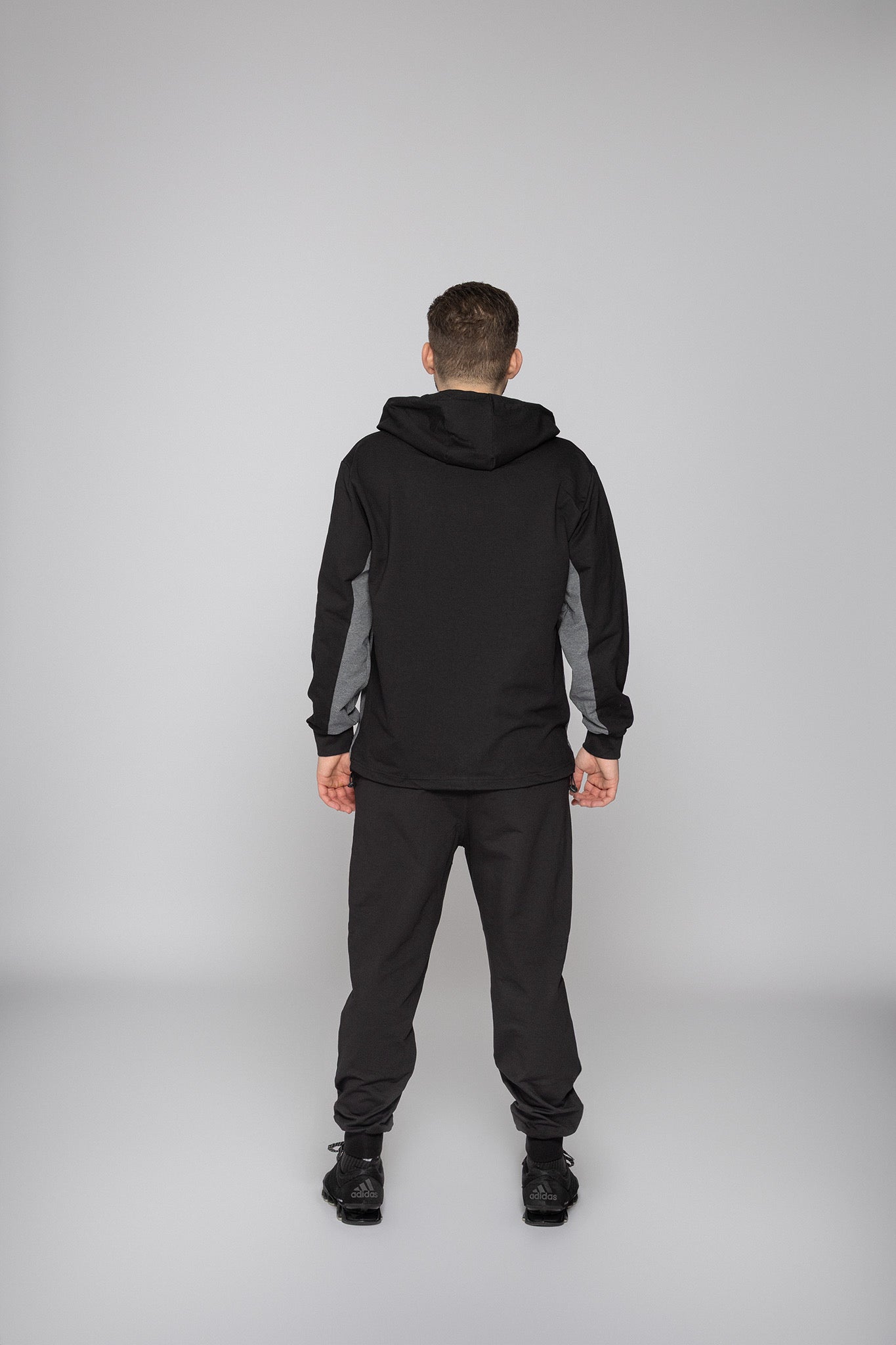 Мъжки спортен екип Ивайло TSB11B сиво черен Fit
