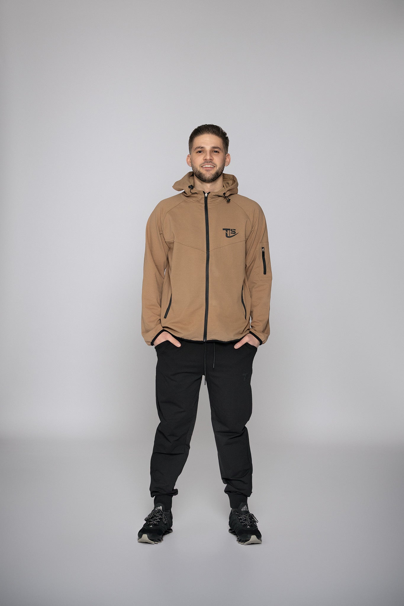 Мъжки спортен екип Иван TSB7B кафяв  Fit