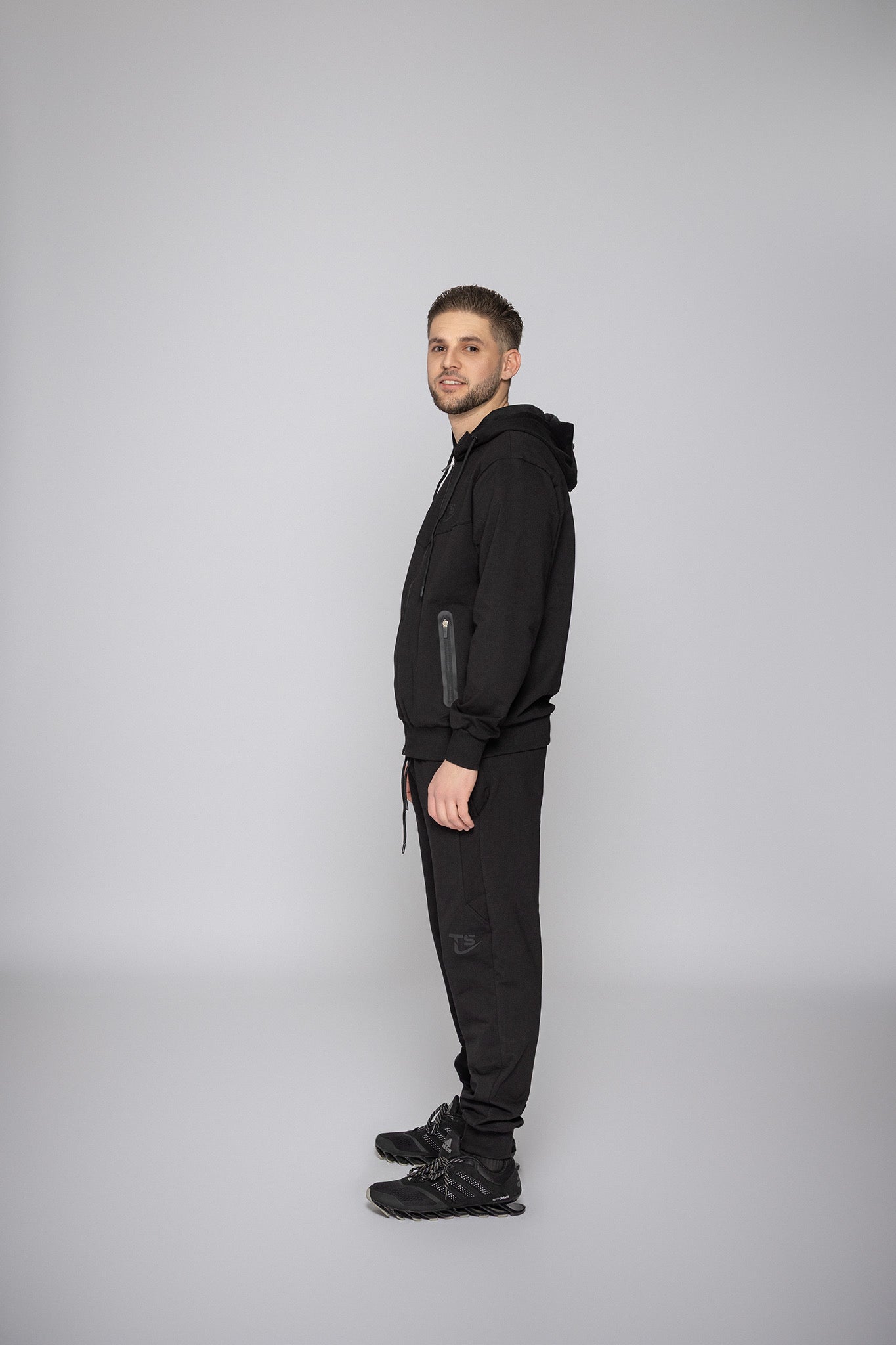 Мъжки спортен екип Марио TSB3А черен Fit