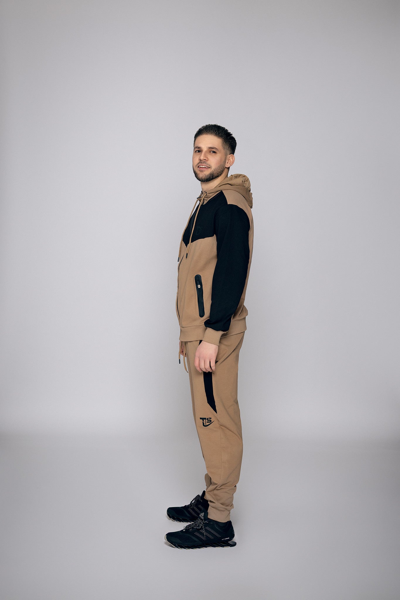 Мъжки спортен екип Марио TSB3А бежов Fit