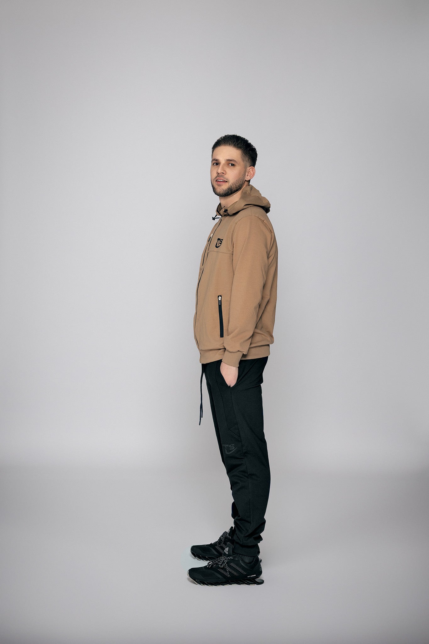 Мъжки спортен екип Добри TSB9А кафяв Fit
