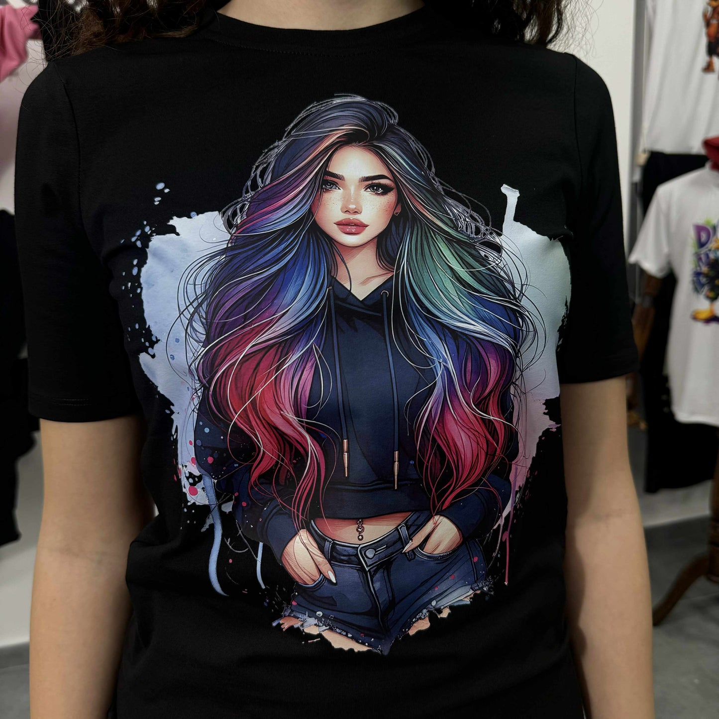 Дамска тениска Момичето с къси дънки