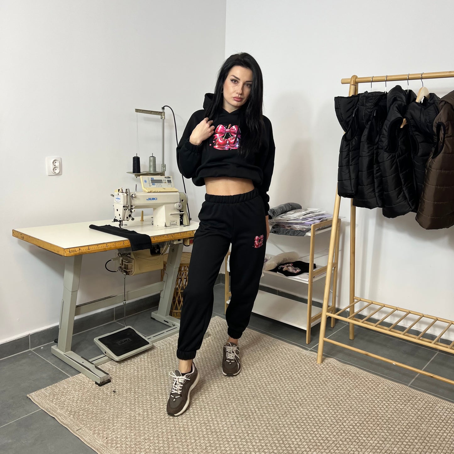 Ватиран комплект SWEET CHERRY от две части с качулка - черен