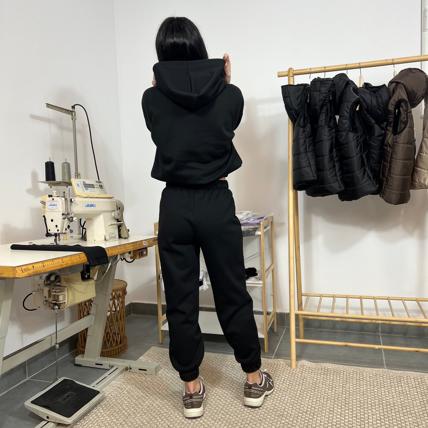 Ватиран комплект SWEET CHERRY от две части с качулка - черен