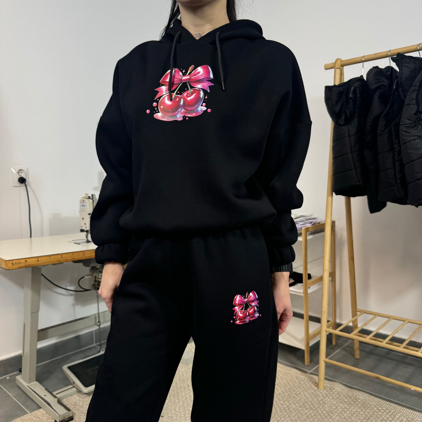 Ватиран комплект SWEET CHERRY от две части с качулка - черен