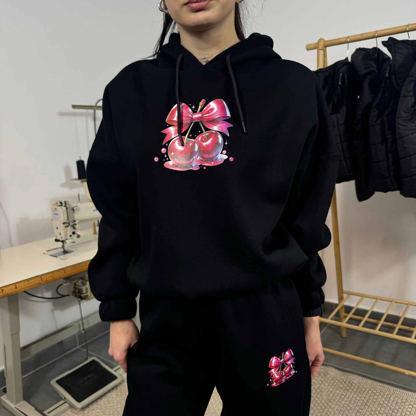 Ватиран комплект SWEET CHERRY от две части с качулка - черен