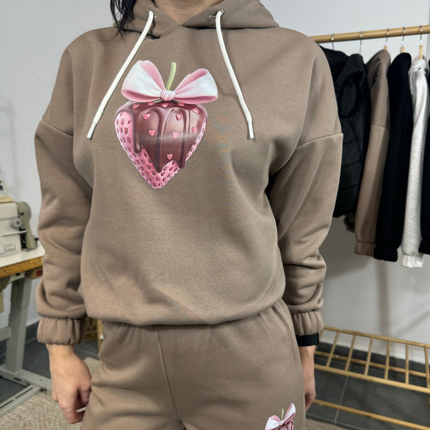 Ватиран комплект STRAWBERRY от две части с качулка - лате