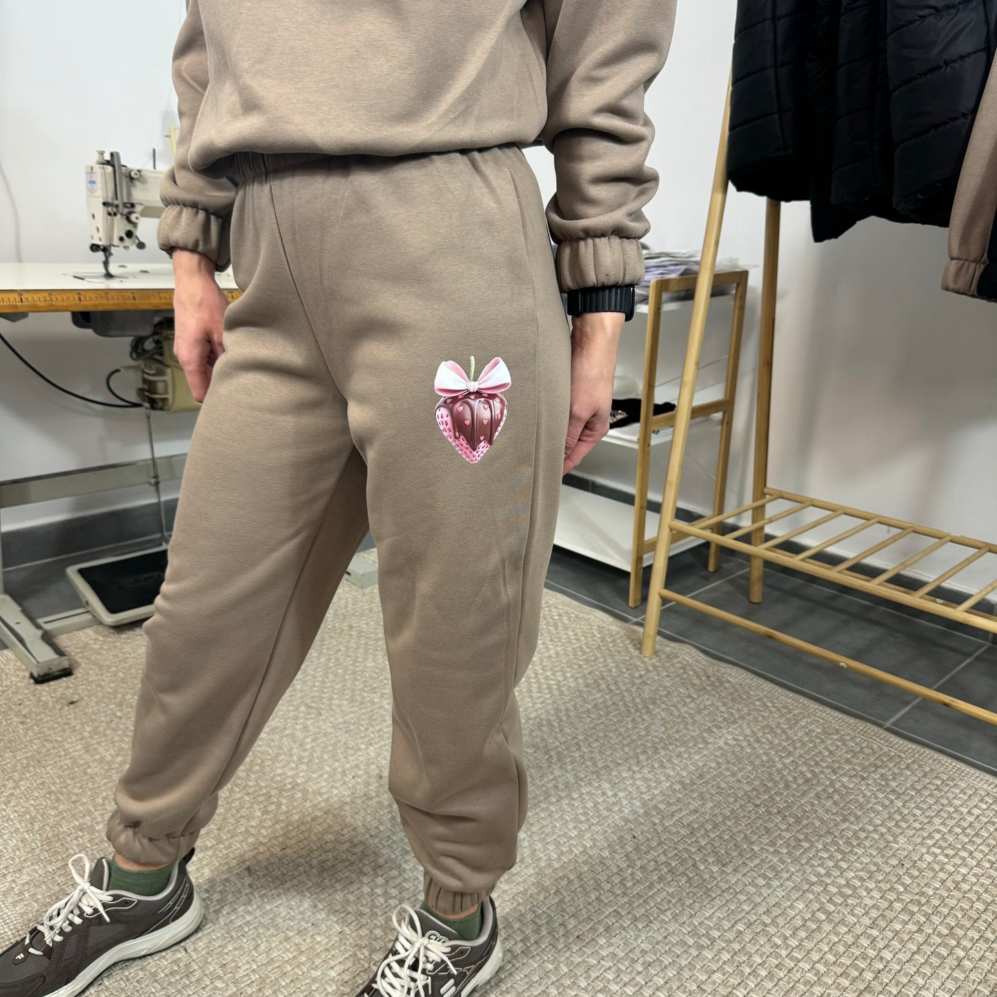 Ватиран комплект STRAWBERRY от две части с качулка - лате