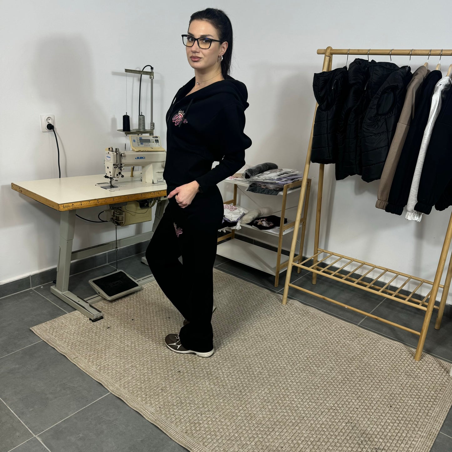 Ватиран комплект  QUEEN от две части с качулка - черен