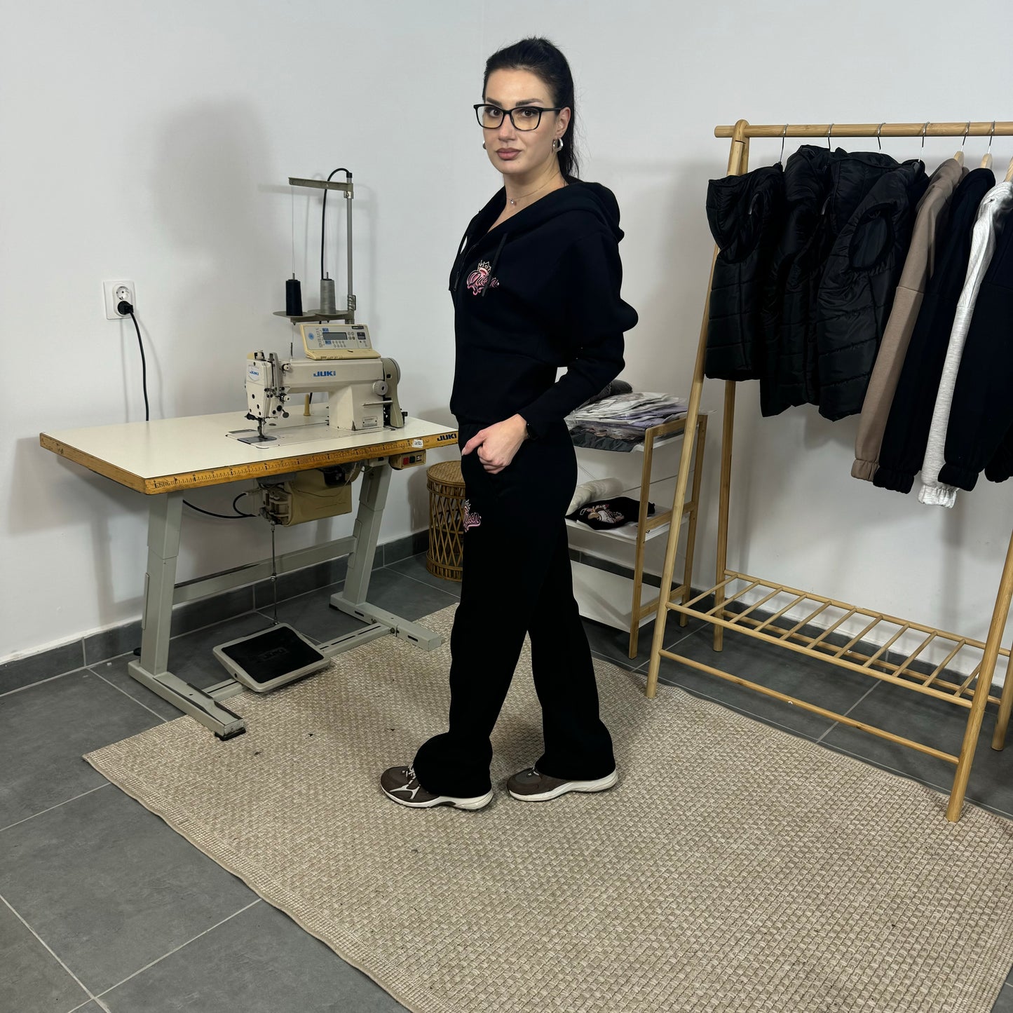 Ватиран комплект  QUEEN от две части с качулка - черен