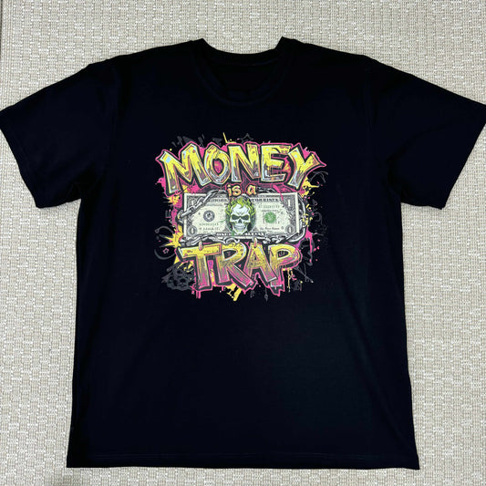 Мъжка тениска черна "MONEY IS A TRAP"