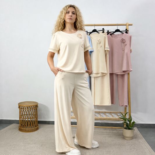 Дамски екип Цвети светло бежов RR269