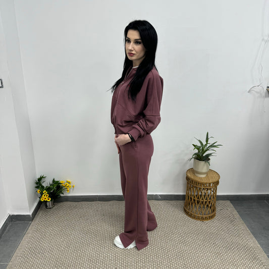 Дамски спортен екип с цип и висока яка бордо 01