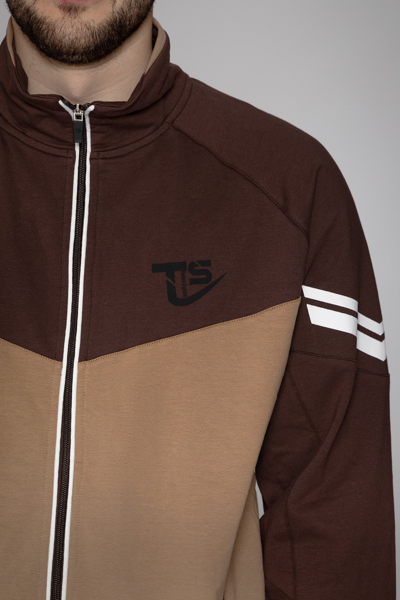Мъжки спортен екип Милен TSB2А кафяв Fit